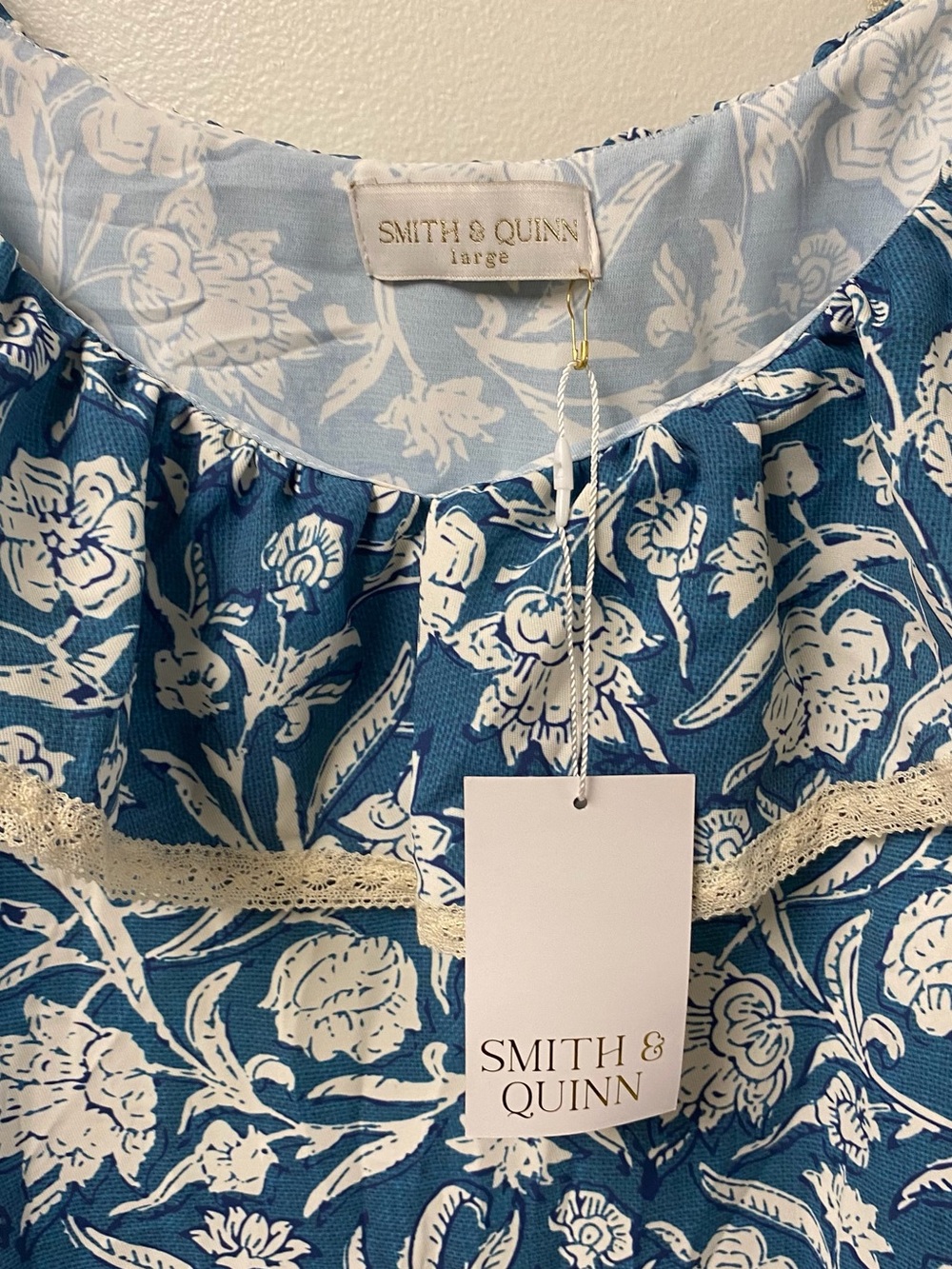 Smith & Quinn NWT Lace Trim Ruffle Neck Long Sleeve Blue Floral Dress Large - Picture 4 of 7